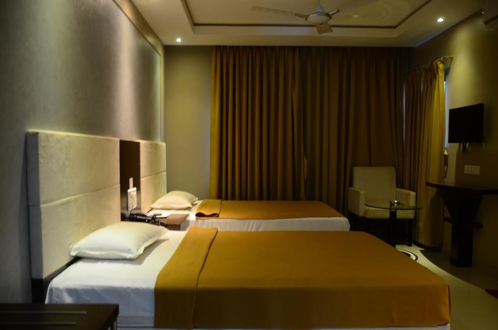 Hotel Blue Lagoon Daman Pokoj fotografie
